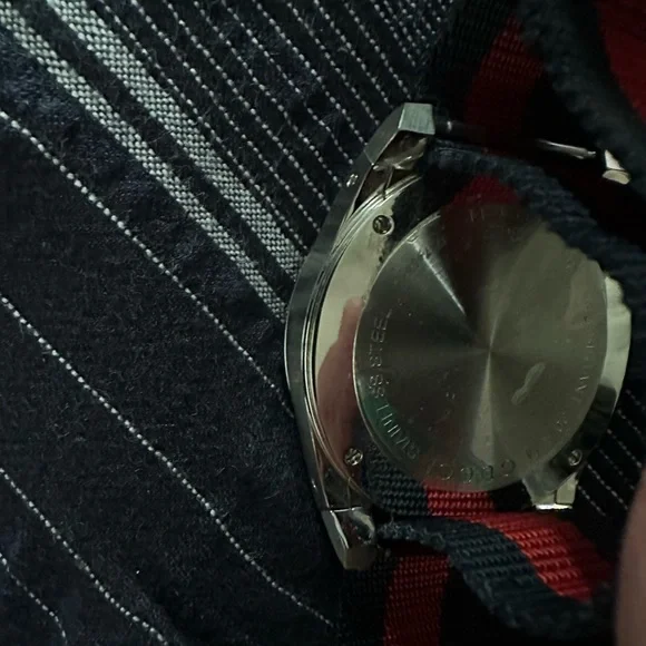 Gucci Men's watch with signature red and blue band - Picture 3 of 4